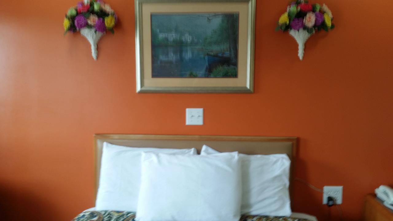 River Mist Inn Sturgeon Falls Екстер'єр фото