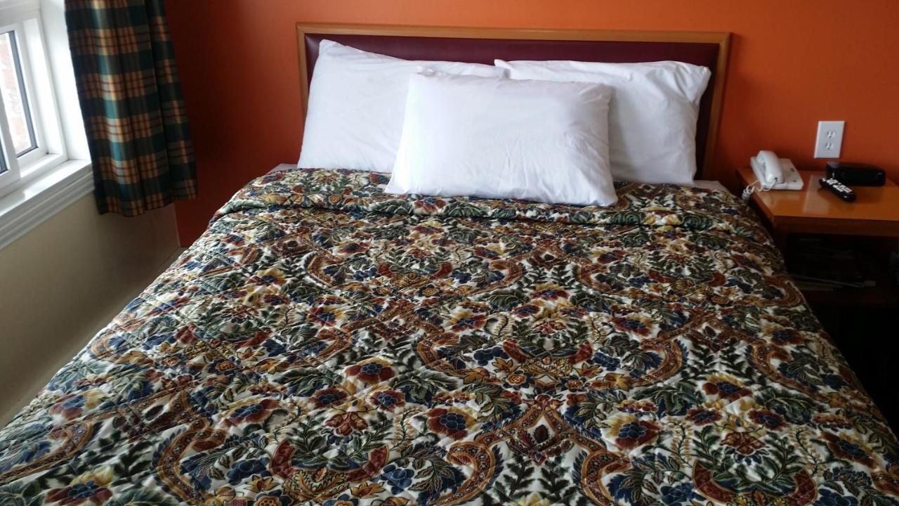 River Mist Inn Sturgeon Falls Екстер'єр фото