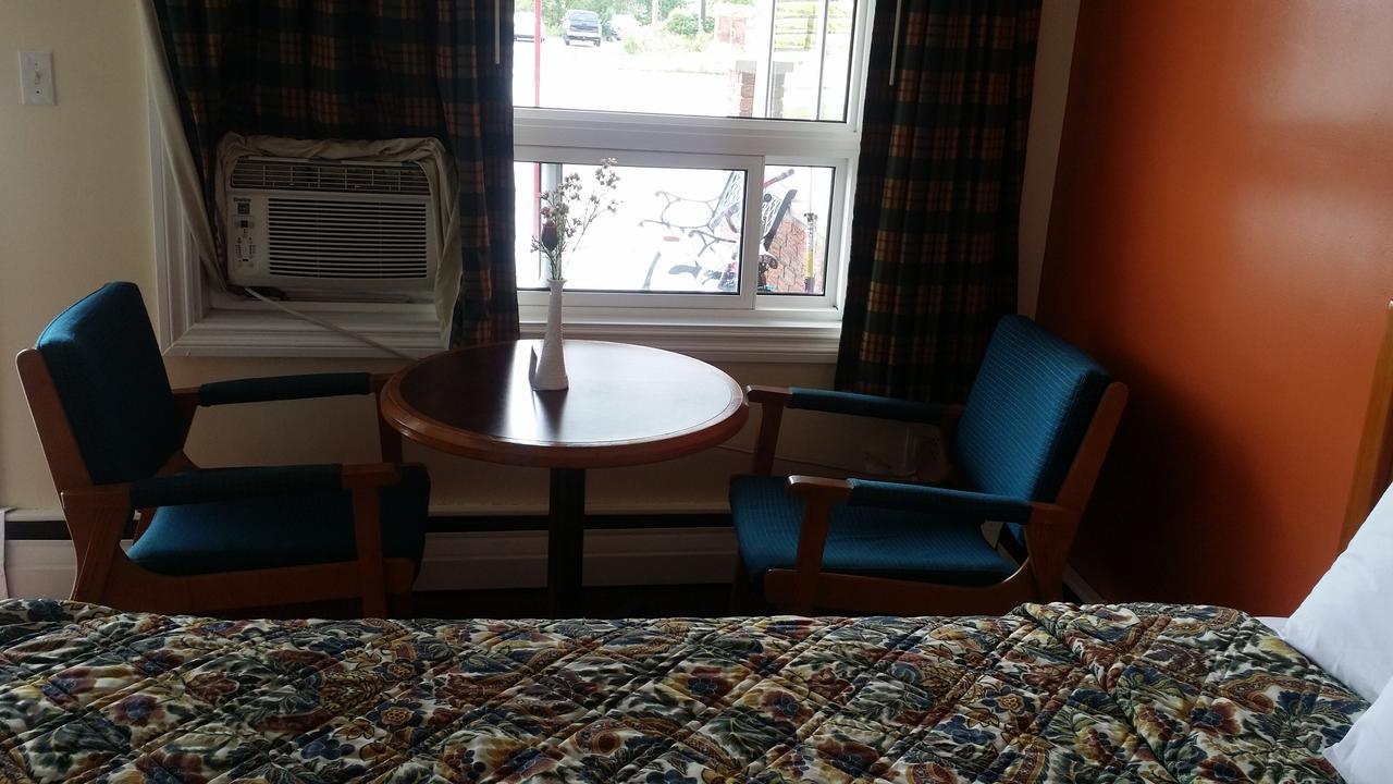River Mist Inn Sturgeon Falls Екстер'єр фото
