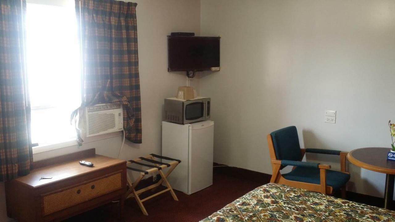 River Mist Inn Sturgeon Falls Екстер'єр фото