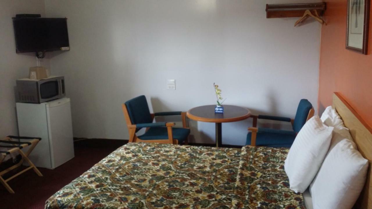 River Mist Inn Sturgeon Falls Екстер'єр фото