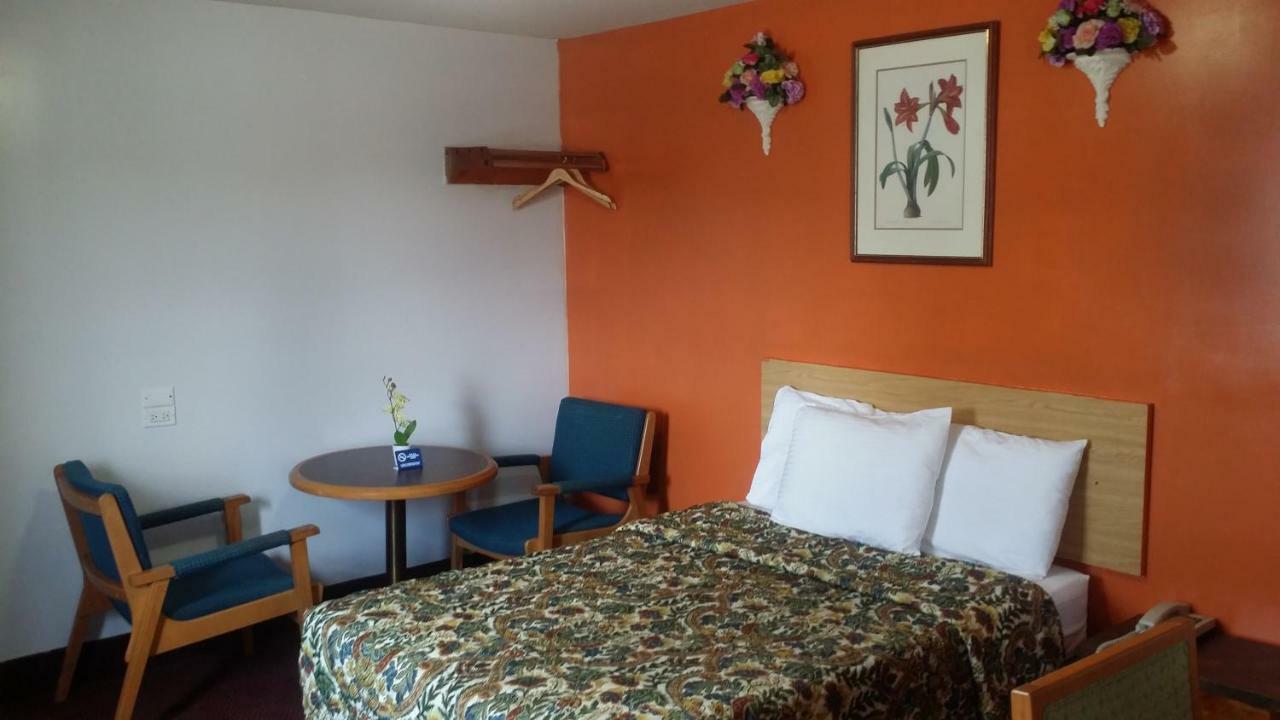 River Mist Inn Sturgeon Falls Екстер'єр фото
