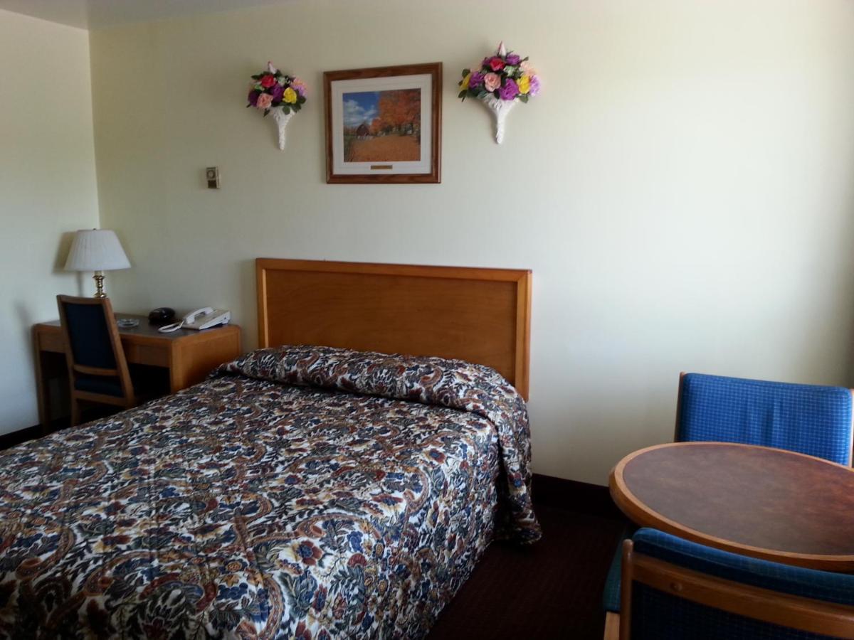 River Mist Inn Sturgeon Falls Екстер'єр фото